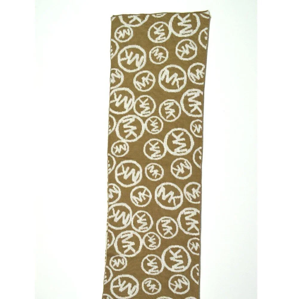 Michael Kors Signature Circle Reversible Scarf - Picture 4 of 8